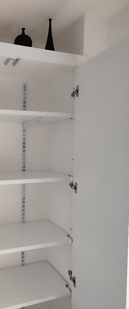 Telaio con cornice e cremagliere interne per armadio a muro su misura